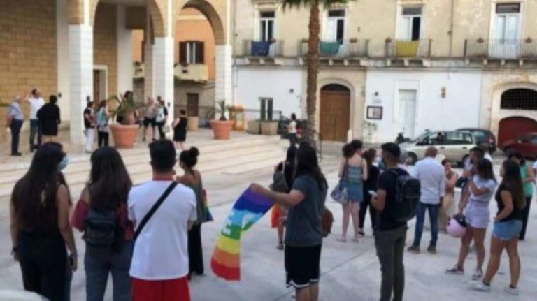 manifestazione lgbt Lizzano