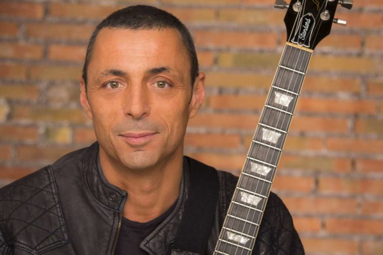 Buon compleanno Alex britti fine (foto dal web)