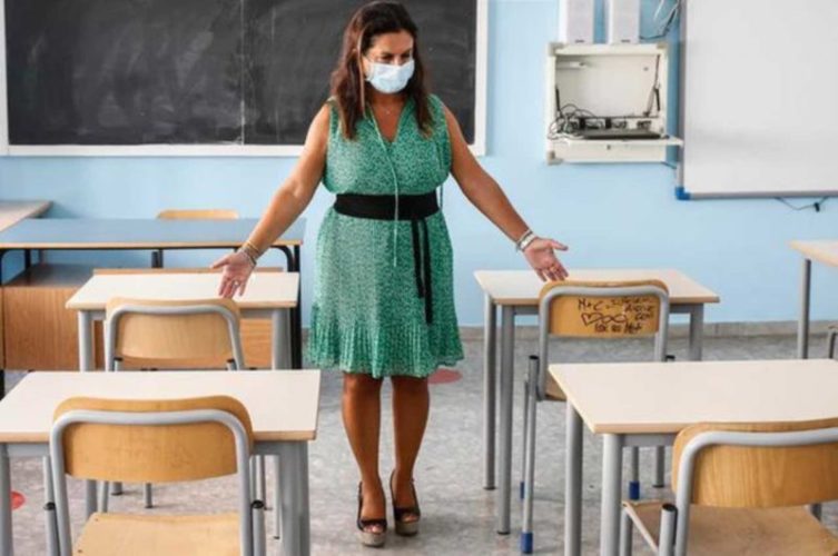 Scuola superiori mascherina