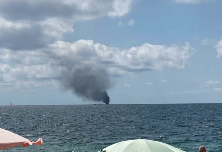 migranti fuoco crotone esplosione (foto dal web)