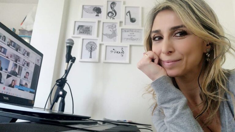 Listen vocal trainer Stefania Coratella video