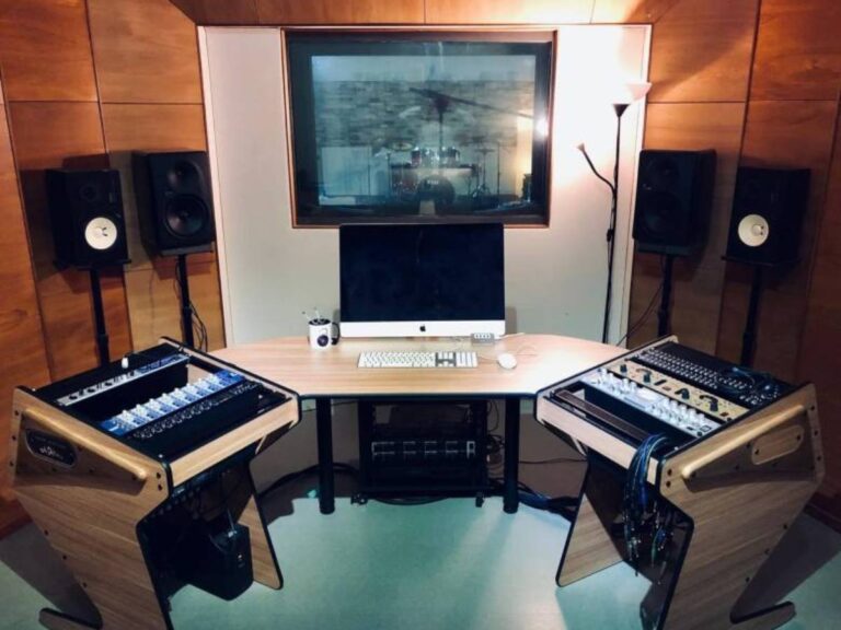 Web Social primi 2 iscritti FUTURA AWARDS Apogeo Records Antonella Melito