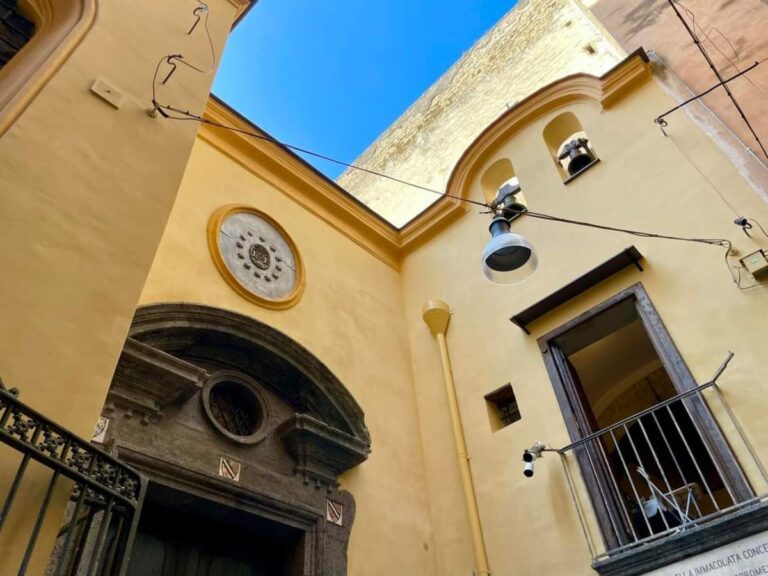 Facciata restaurata della chiesa di Santa Luciella