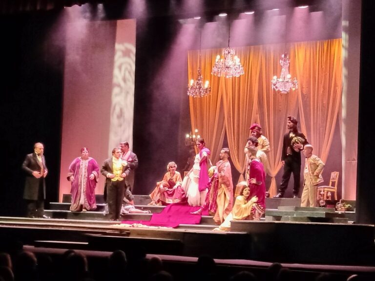 "La donna è mobile" teatro augusteo stagione 2022-2023