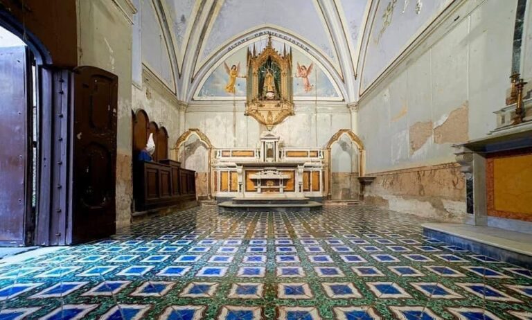 EDIT Napoli 2022: Le Casette delle Pezzentelle di Michele De Lucchi nella chiesa di Santa Luciella ai Librai