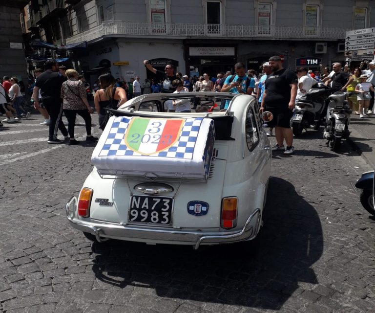 Napoli campione dentro e fuori lo stadio