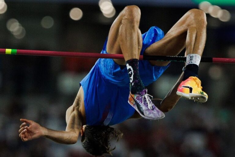 Tamberi conquista un oro storico ai Mondiali di Budapest: la gara e i festeggiamenti