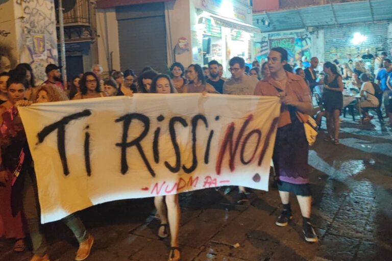 Stupro di gruppo a Palermo, la manifestazione di Non una meno (VIDEO). Oggi 3 interrogatori davanti al Gip