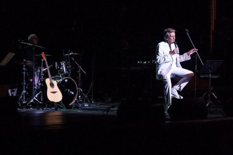 L'addio a Toto Cutugno, cordoglio social da tutto il mondo: il ricordo di Amadeus - VIDEO